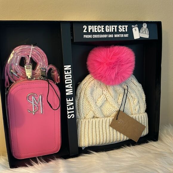 NIB Steve Madden 2PC Gift Set. Beanie Hat w/Matching Phone Crossbody Bag - Pink - Picture 2 of 12